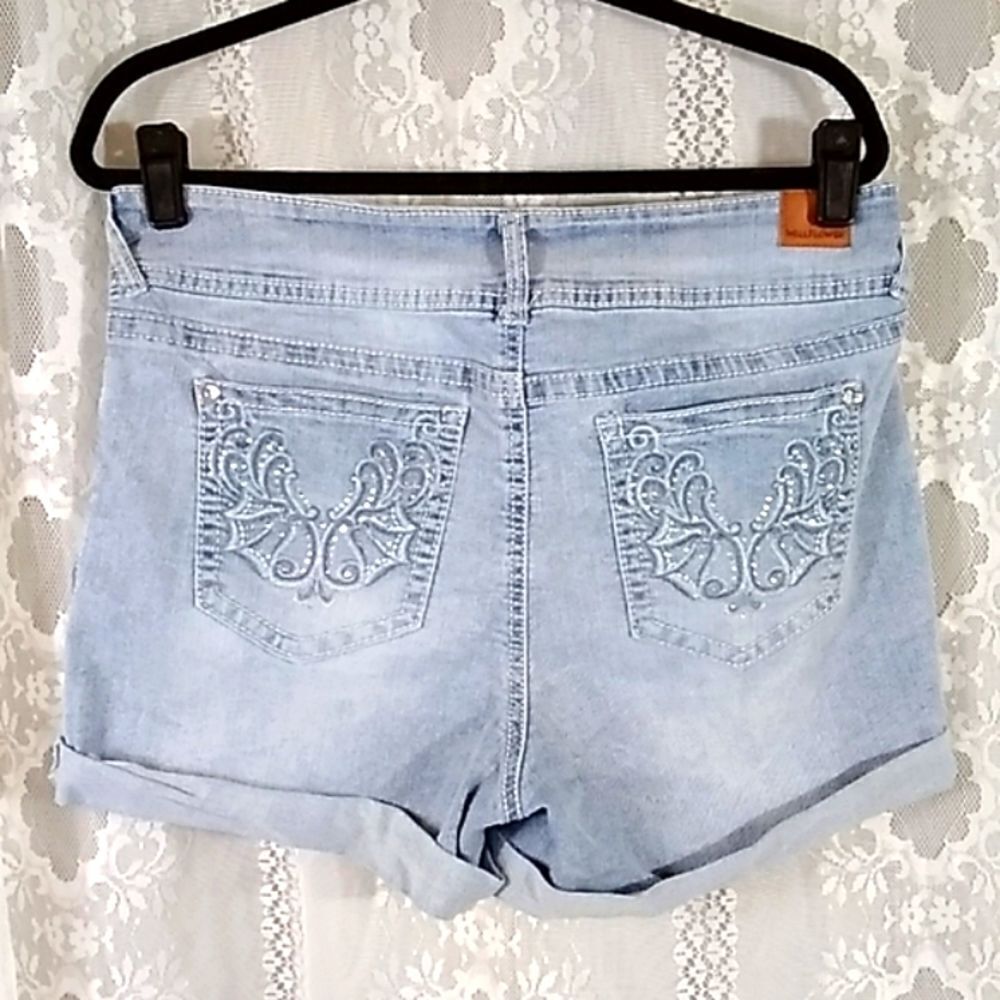 Wallflower The Luscious Curvy Fit Short Size 13